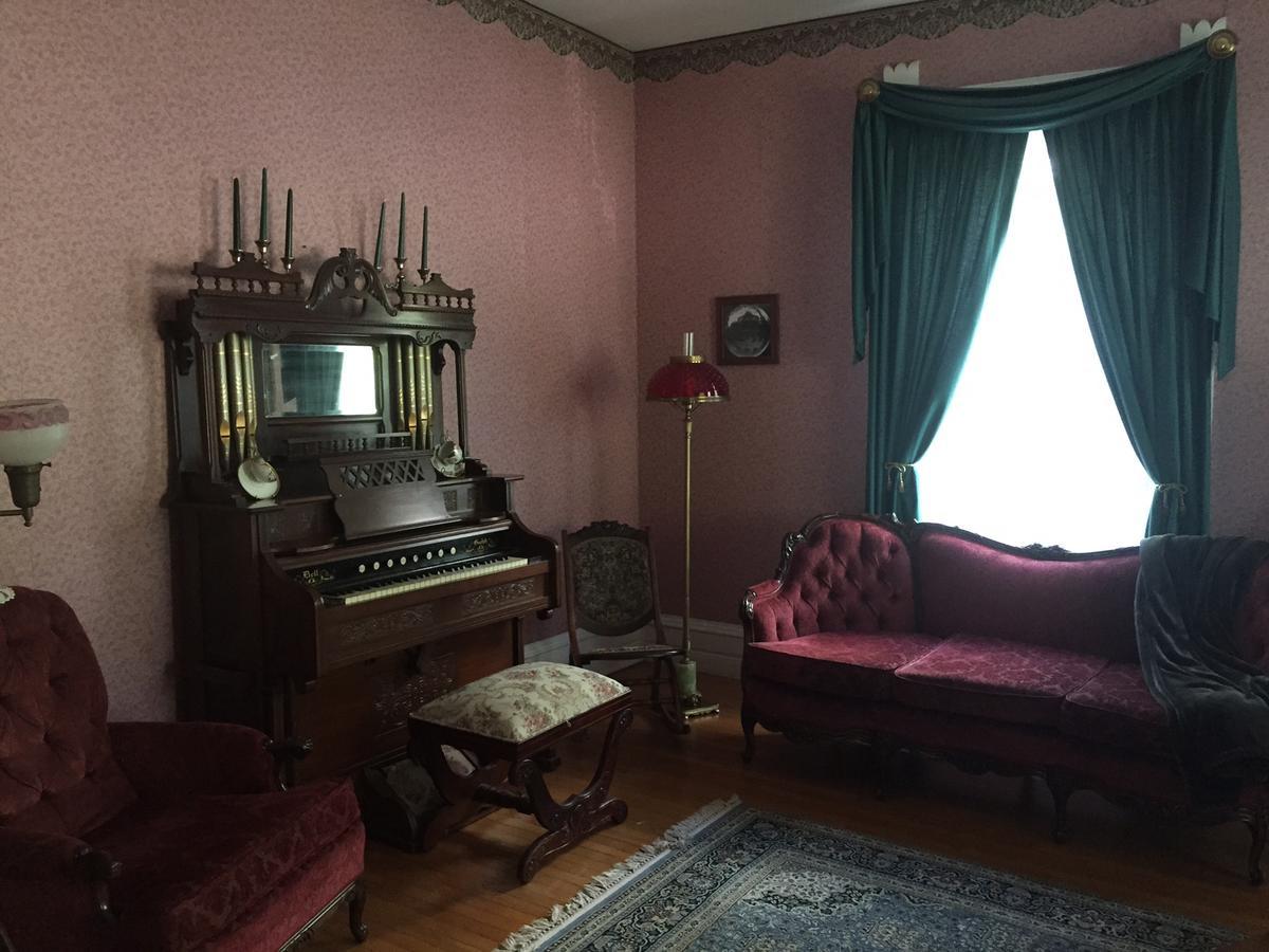 Grand Avenue Bed And Breakfast 카시지 외부 사진